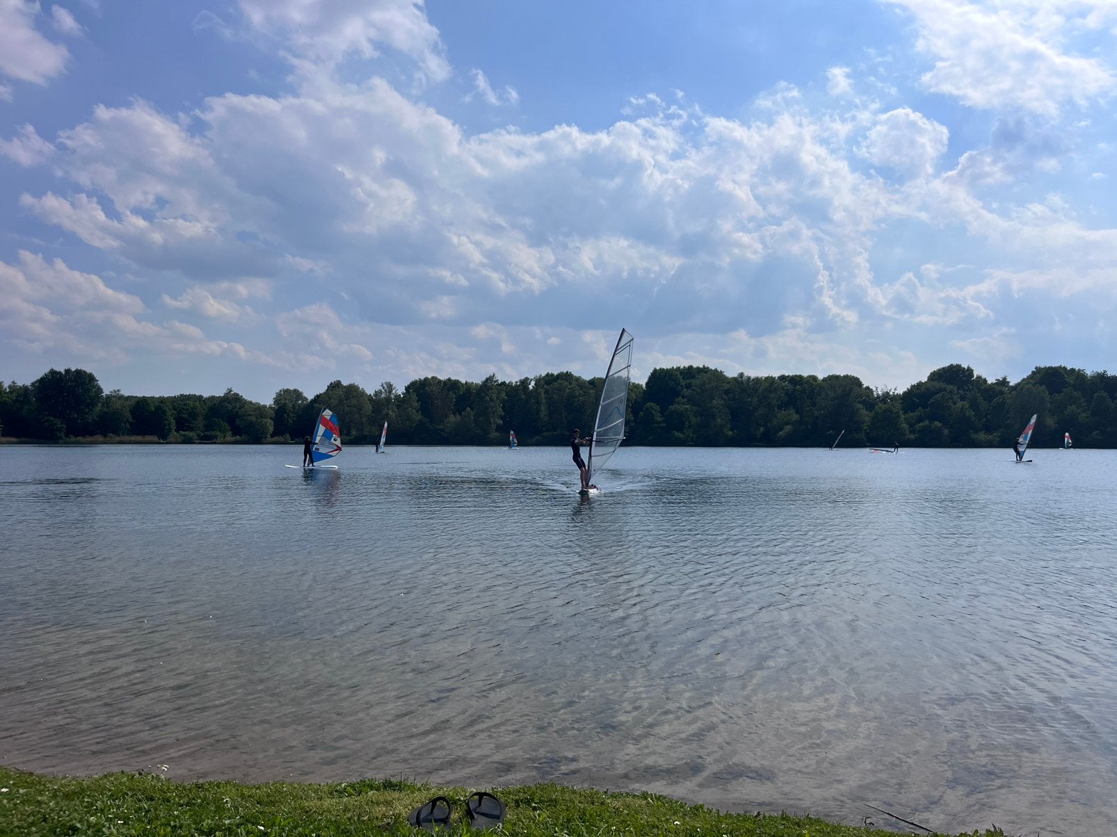 Gezocht : gratis windsurfzeil 2 en 3,5-4,5m2, Watersport en Boten, Windsurfen, Ophalen, Mistral