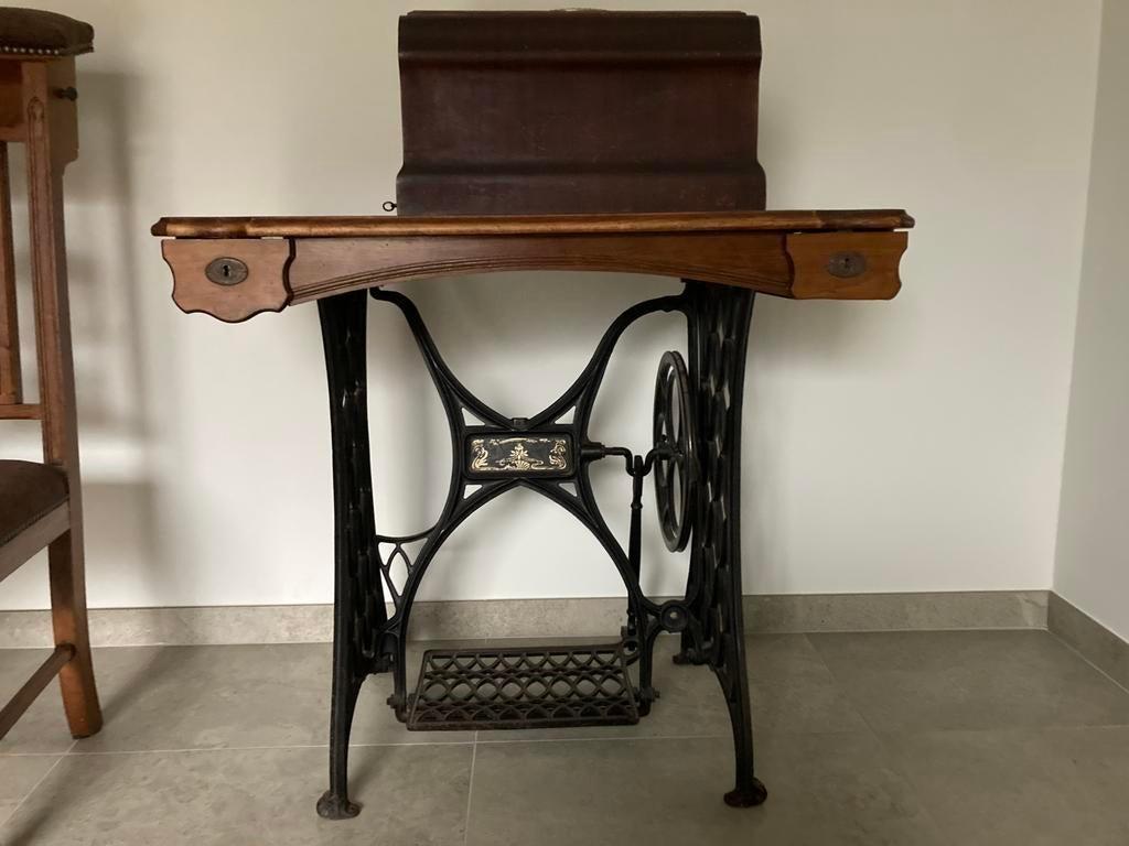 Van de wiele Naaimachine Antiek, Antiek en Kunst, Antiek | Naaimachines, Ophalen