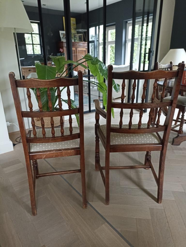 8 chaises entièrement en chêne avec coussin d'assise en tiss, Antiquités & Art, Enlèvement
