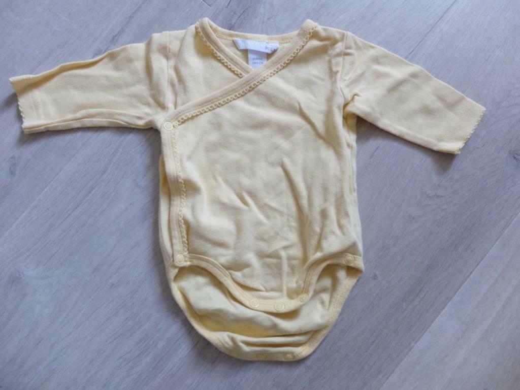 zacht geel rompertje/body lange mouw maat 56 (meisje), Kinderen en Baby's, Babykleding | Maat 56, Nacht- of Onderkleding, Meisje