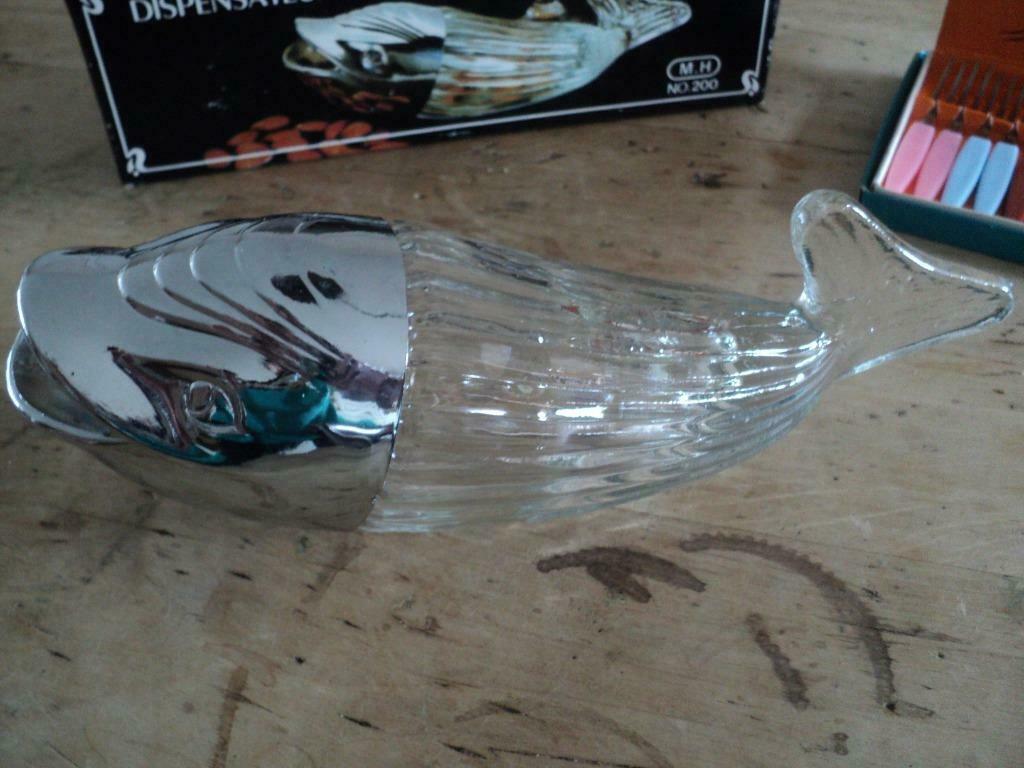 vintage aperitieven :  walvis notendispenser en coctailprikk, Ophalen of Verzenden