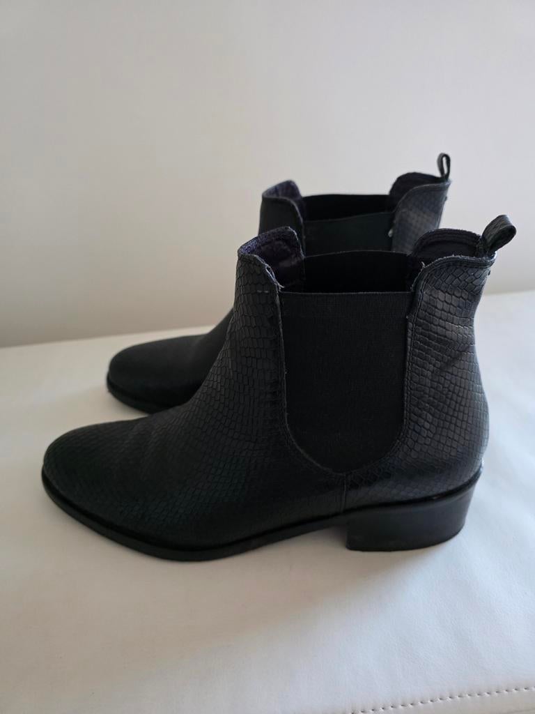 Bottes Chelsea noir en cuir de la marque Hampton Bays, taill, Comme neuf, Enlèvement, Boots et Botinnes, Hampton Bays