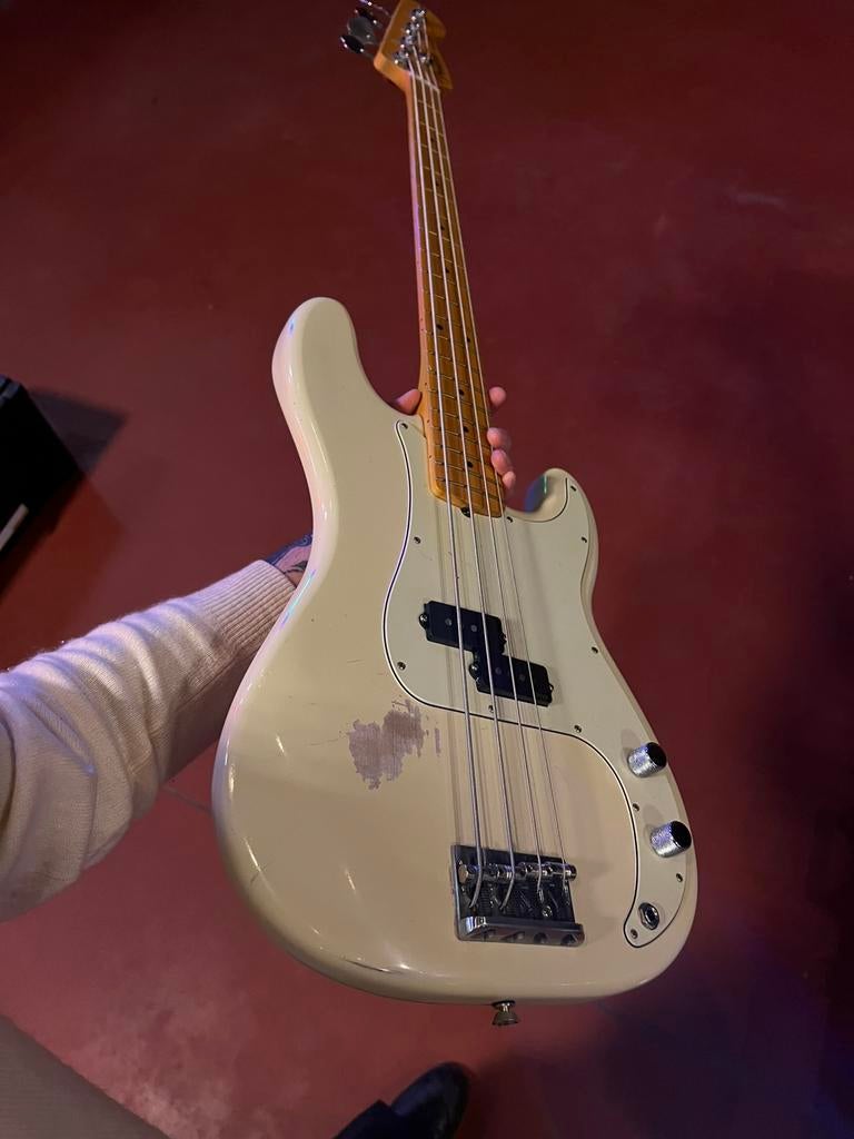 Fender Precision American Professional II - Nitro Refinish, Enlèvement, Comme neuf
