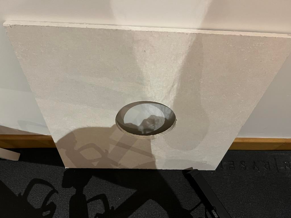 Plaat om muur te beschermen tegen hitte, Ophalen