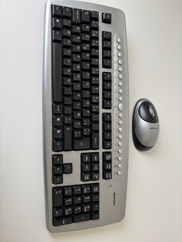 Toetsenbord + muis. (Draadloos), Computers en Software, Toetsenborden, Ophalen of Verzenden, Azerty, Zo goed als nieuw, Draadloos