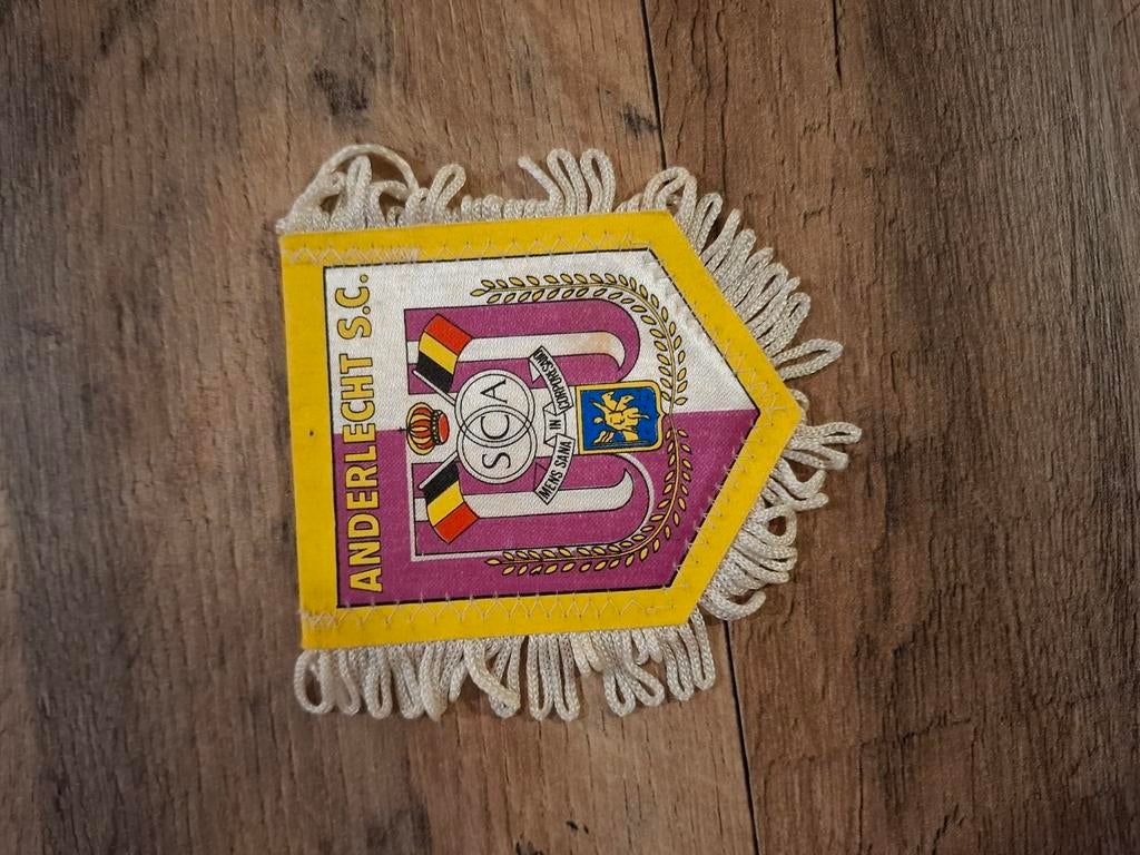 Vaandel : Anderlecht SC, Verzenden