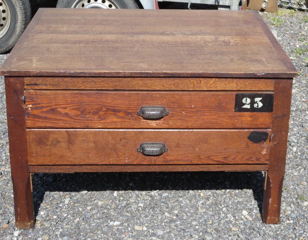 Table à dessin ancienne raccourcie / table TV, 50 à 100 cm, Carré, Enlèvement, Utilisé
