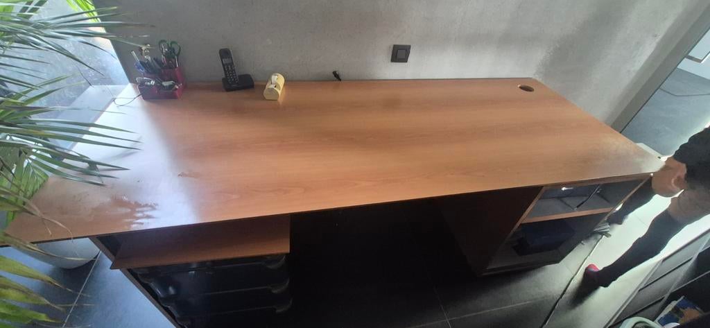 Bureau, Ophalen
