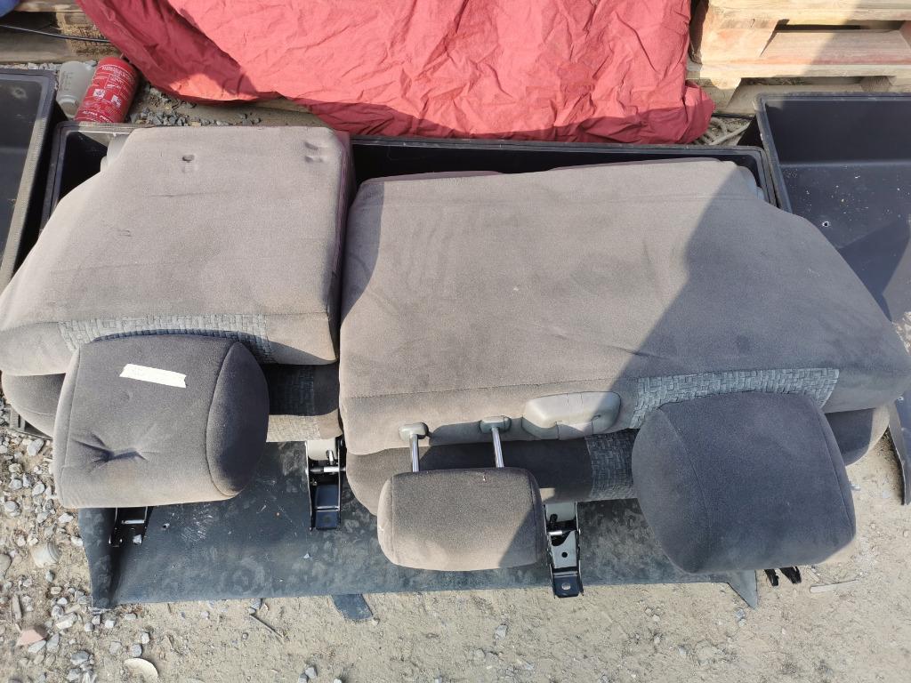 Toyota, Autos, Argent ou Gris, Achat, Entreprise, 3 places