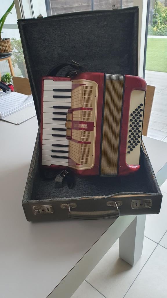 Accordeon  hohner student, Muziek en Instrumenten, Accordeons, Ophalen, Hohner, Met koffer