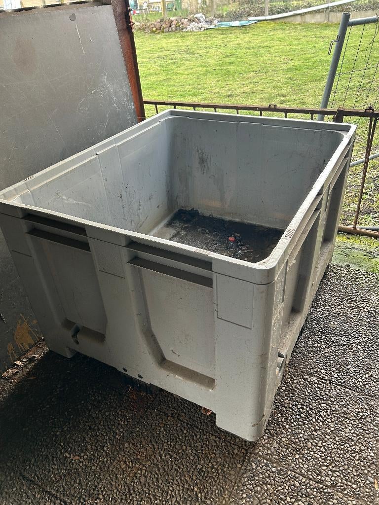 CONTAINER VOORZIEN VAN 3 SLEDEN PALLETBOX, Ophalen