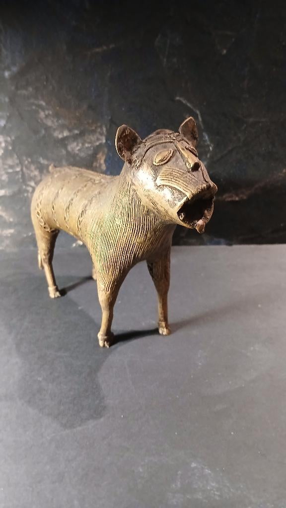 ethnische kunst / brons / dier, Ophalen
