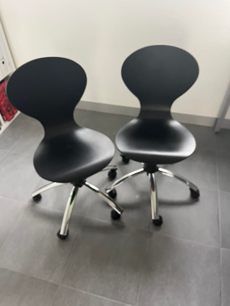 Bureelstoelen 2st  hout zwart chrome poten op wielen, Ophalen, Zo goed als nieuw, Zwart
