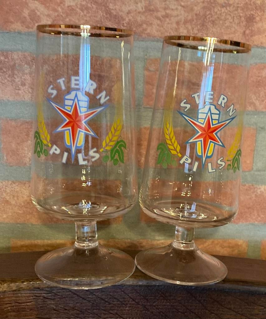 2 verres de poupe., Enlèvement ou Envoi, Comme neuf, Verre à bière