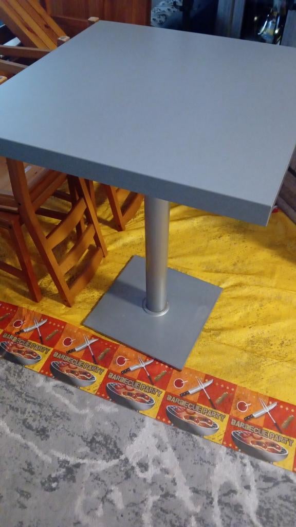 Table haute + ses 2 chaises haute, Maison & Meubles, Tables | Tables mange-debout, Enlèvement