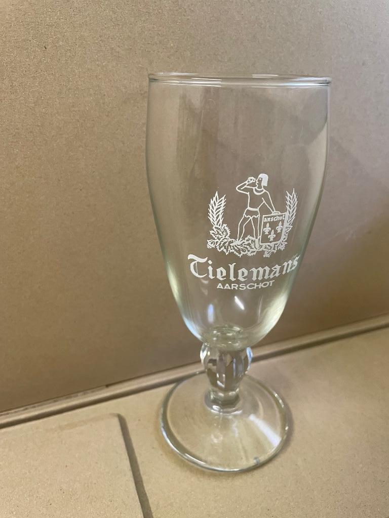 Tielemans Aarschot vintage bierglazen op voet, Ophalen of Verzenden, Zo goed als nieuw, Glas of Glazen, Overige merken