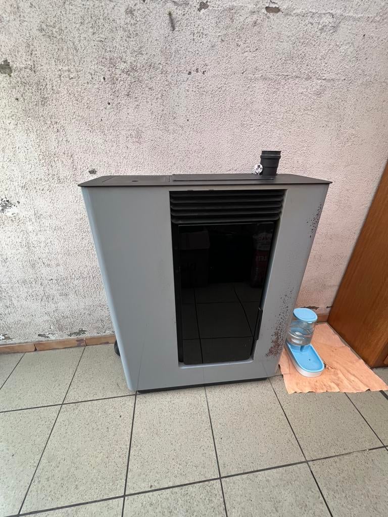 Poêle à pellets SLIM 15 kW – 600 €, Huis en Inrichting, Kachels, Ophalen, Zo goed als nieuw