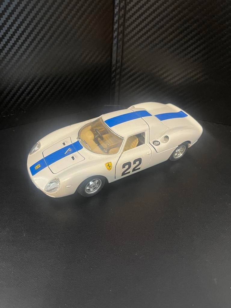 Ferrari 250 LM 1/24 Bburago, Verzamelen, Poppetjes en Figuurtjes, Ophalen of Verzenden, Gebruikt