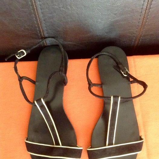 Sandales noires Zara femme 39, Enlèvement ou Envoi, Comme neuf, Sandales et Mûles