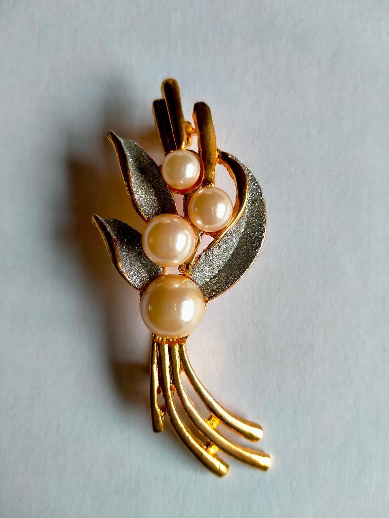 broche, Verzenden