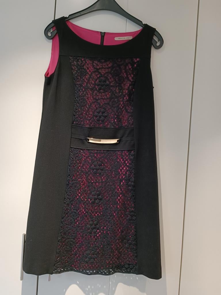 Zwart winterkleedje met fuchsia details, maat 40., Ophalen of Verzenden, Maat 38/40 (M), Zwart, Boven de knie