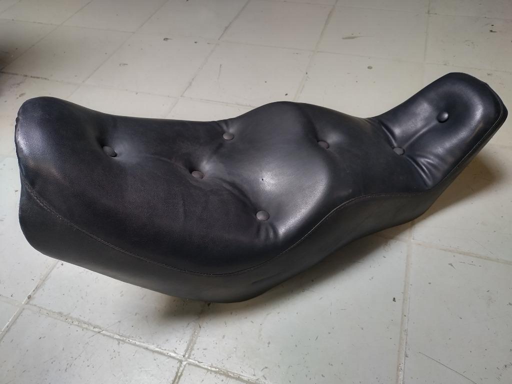 kawasaki vulcan 750 zadel met klein scheurtje, Motos, Enlèvement ou Envoi, Utilisé