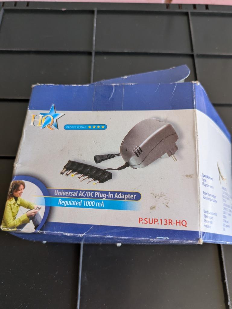 Adaptateur enfichable universel AC/DC, Enlèvement, Comme neuf