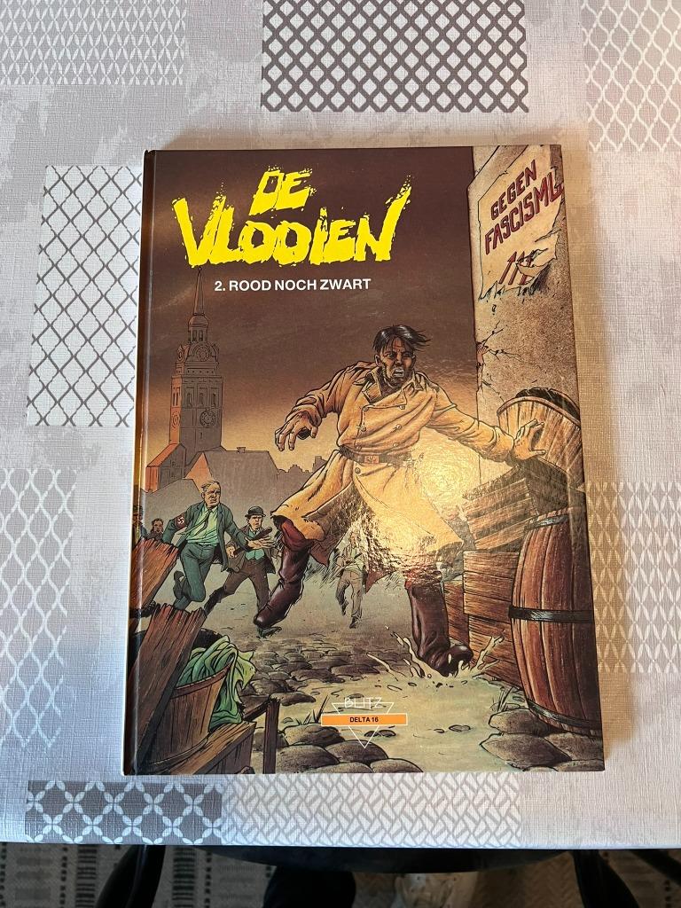 De Vlooien, 2. Rood noch zwart, Livres, BD, Utilisé, Une BD, Enlèvement ou Envoi