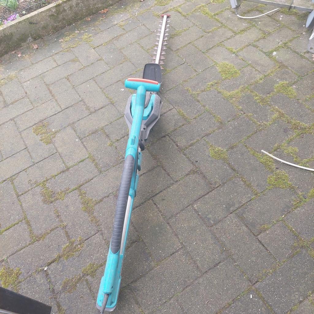 Gardena heggeschaar, Enlèvement, Utilisé