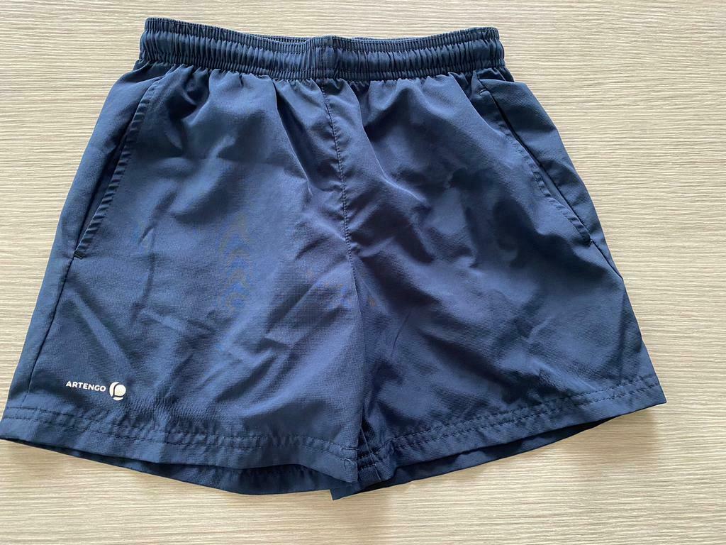 Tennisshort donkerblauw - maat 140, Broek, Ophalen of Verzenden, Zo goed als nieuw, Jongen