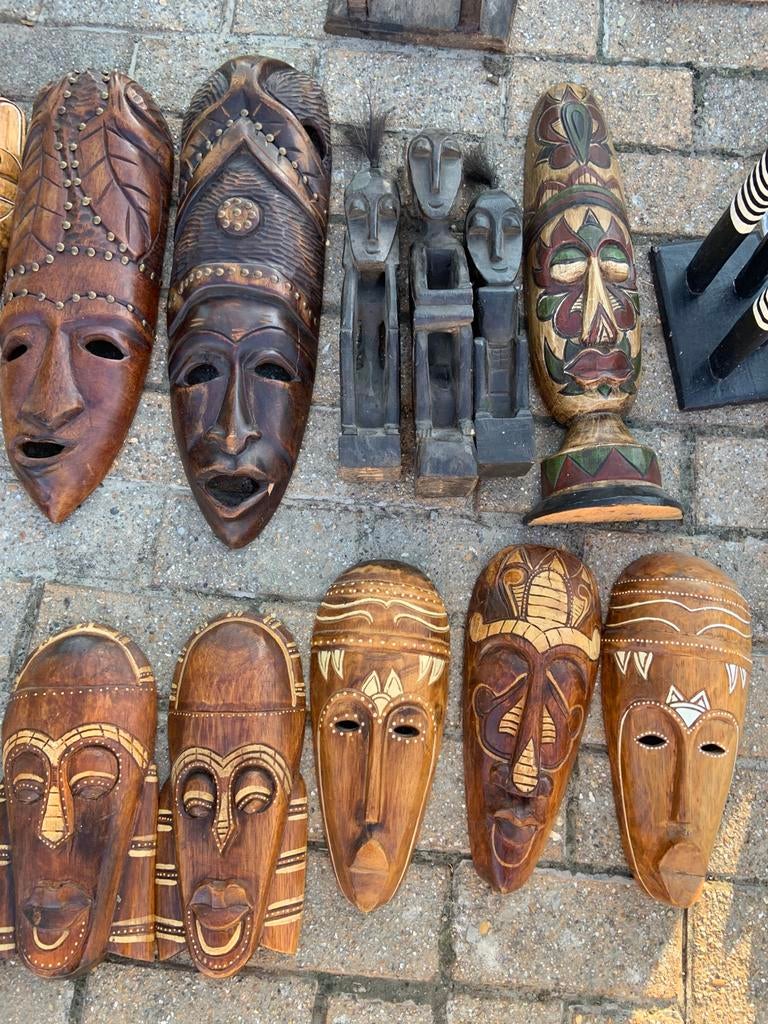 Maskers voor aan de muur en andere interieur ., Ophalen