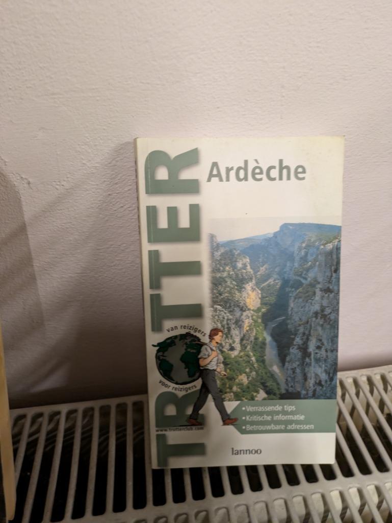 Ardèche, Enlèvement ou Envoi, Comme neuf, Guide ou Livre de voyage