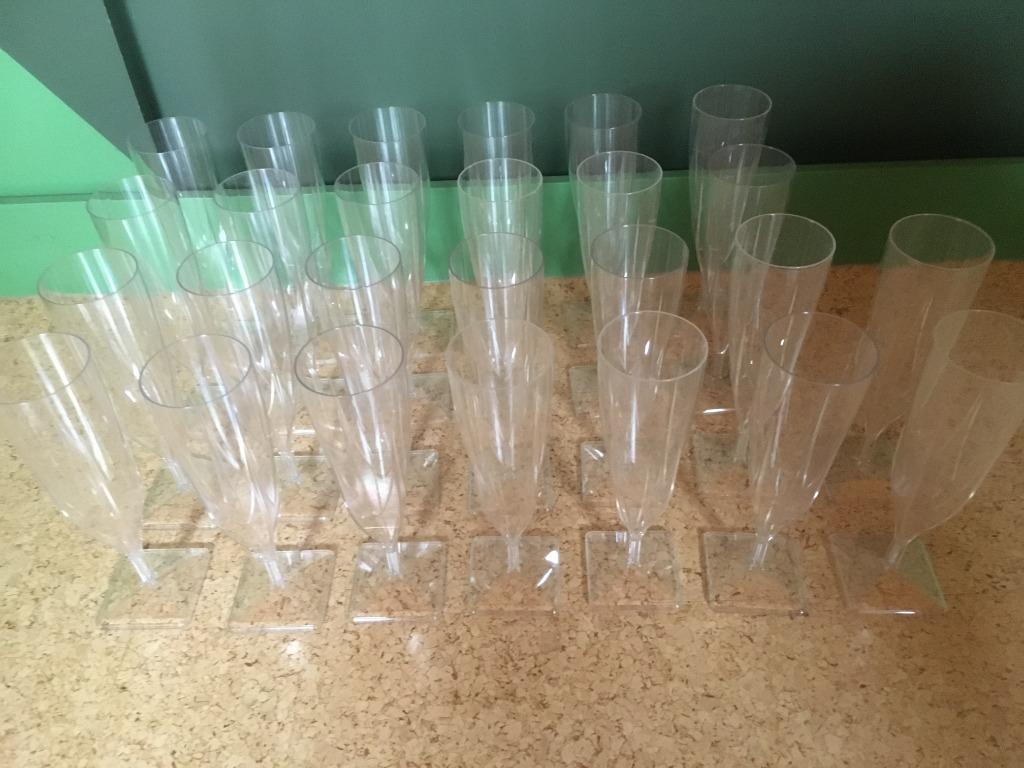 20 plastieken champagneglazen, Ophalen of Verzenden, Zo goed als nieuw, Overige typen