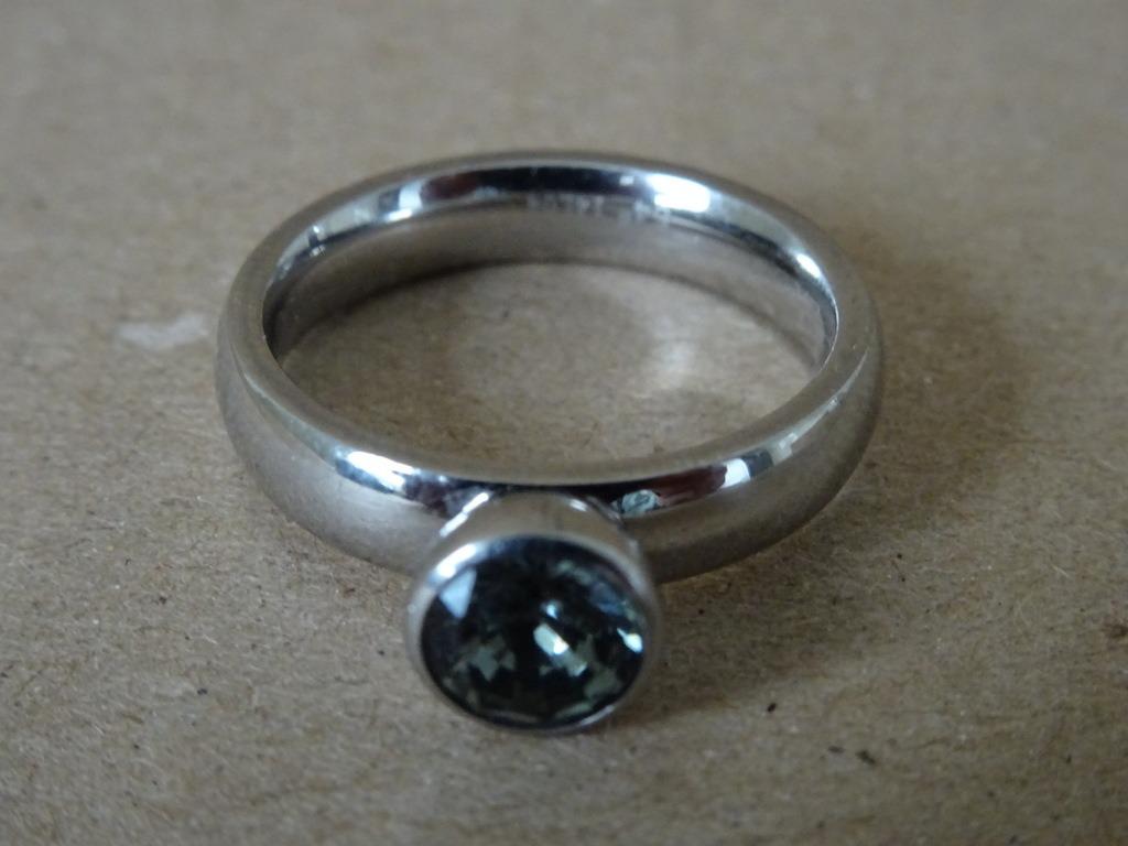 Ring Melano ring met steentje ring MelanO Jewelry ring 1990, Gebruikt, IJzer of Staal, Ophalen of Verzenden, 17 tot 18