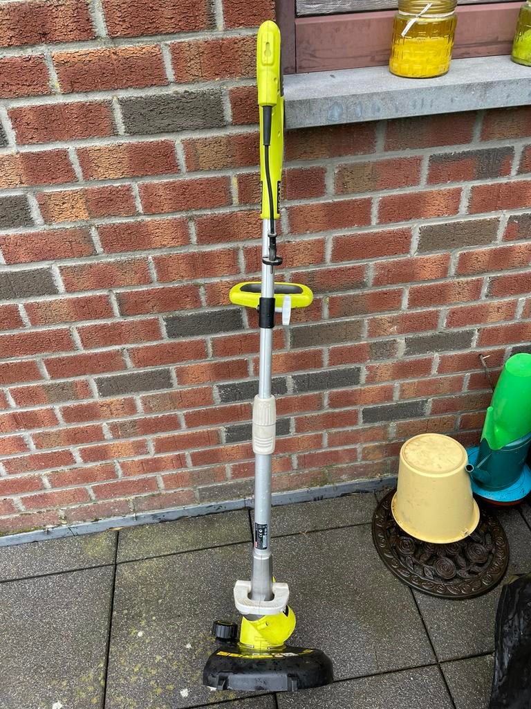 Coupe bordures RYOBI RLT6030, Utilisé