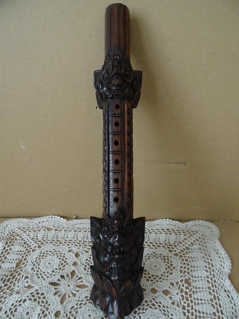 Flûte Bali Indonésie flûte à anneau sculpture sur bois 34cm, Antiquités & Art, Art | Art non-occidental, Enlèvement ou Envoi