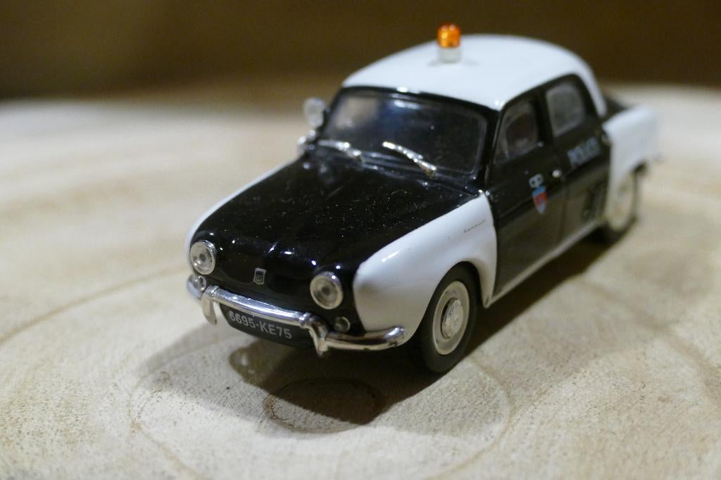 Renault Dauphine miniature 1/43, Enlèvement ou Envoi, Comme neuf, Voiture, Autres marques
