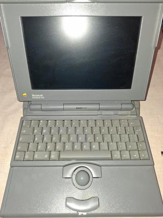 Macintosh PowerBook 145B(met boekjes) – vintage Apple laptop, Enlèvement, Ne fonctionne pas, Inconnu, Inconnu