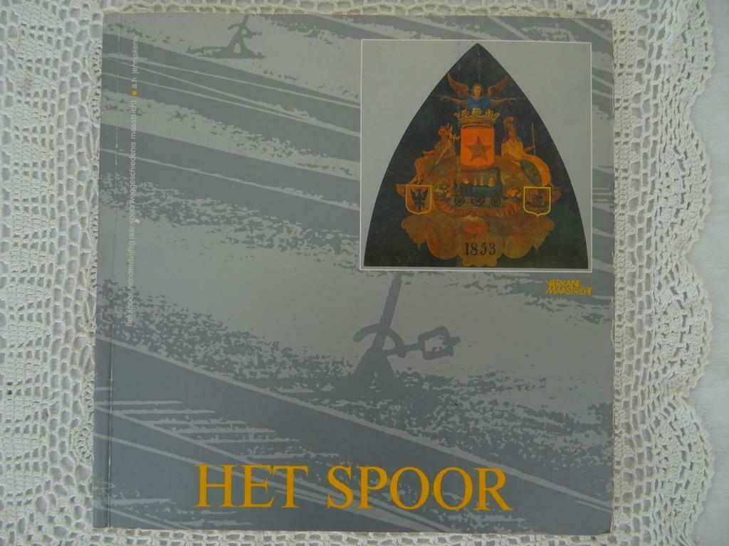 Boek Maastricht Het spoor A.H. Jenniskens 1e druk 1985, Boeken, 20e eeuw of later, Ophalen of Verzenden, Zo goed als nieuw, A.H. Jenniskens