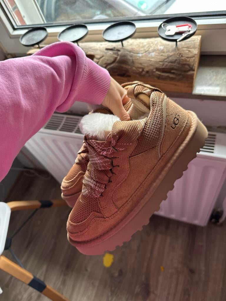 Baskets Ugg pour femmes beige/marron clair 38, Neuf, Enlèvement ou Envoi, Beige, Sneakers et Baskets