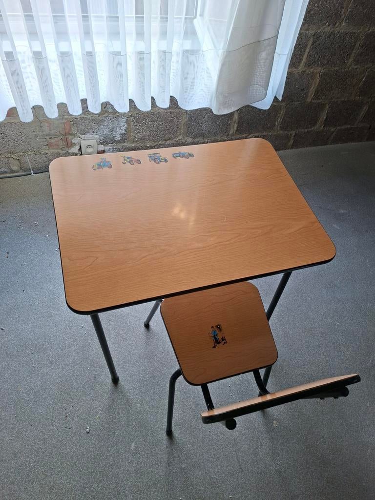 Bureau pour enfant avec chaise, Enfants & Bébés, Chambre d'enfant | Tables & Chaises, Enlèvement