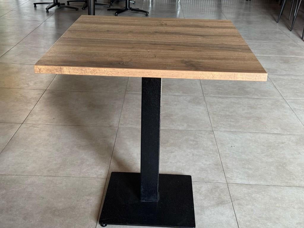 TABLE 4 personnes 200€ _ TABLE 2 personnes 130€, Enlèvement, Comme neuf, Carré