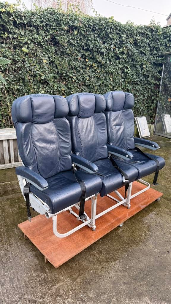 Lederen vliegtuigstoelen op wielen, Huis en Inrichting, Fauteuils, Ophalen, Gebruikt