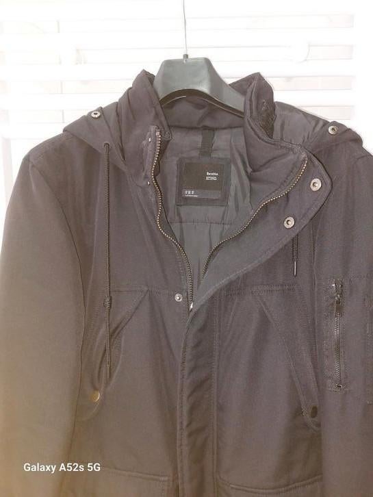 Parka homme  BERSCHKA médium très bon état noire pour 40€, Vêtements | Hommes, Enlèvement, Comme neuf