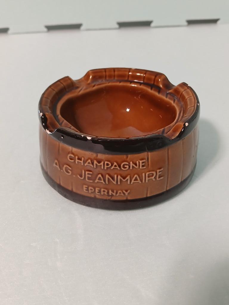 Oude ronde asbak CHAMPAGNE A.G. JEANMAIRE EPERNAY, Verzamelen, Rookartikelen, Aanstekers en Luciferdoosjes, Zo goed als nieuw