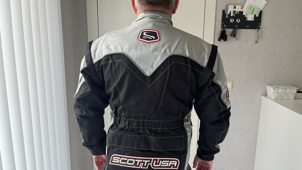 ZOMER MOTORVEST SCOTT, Ophalen, Gedragen