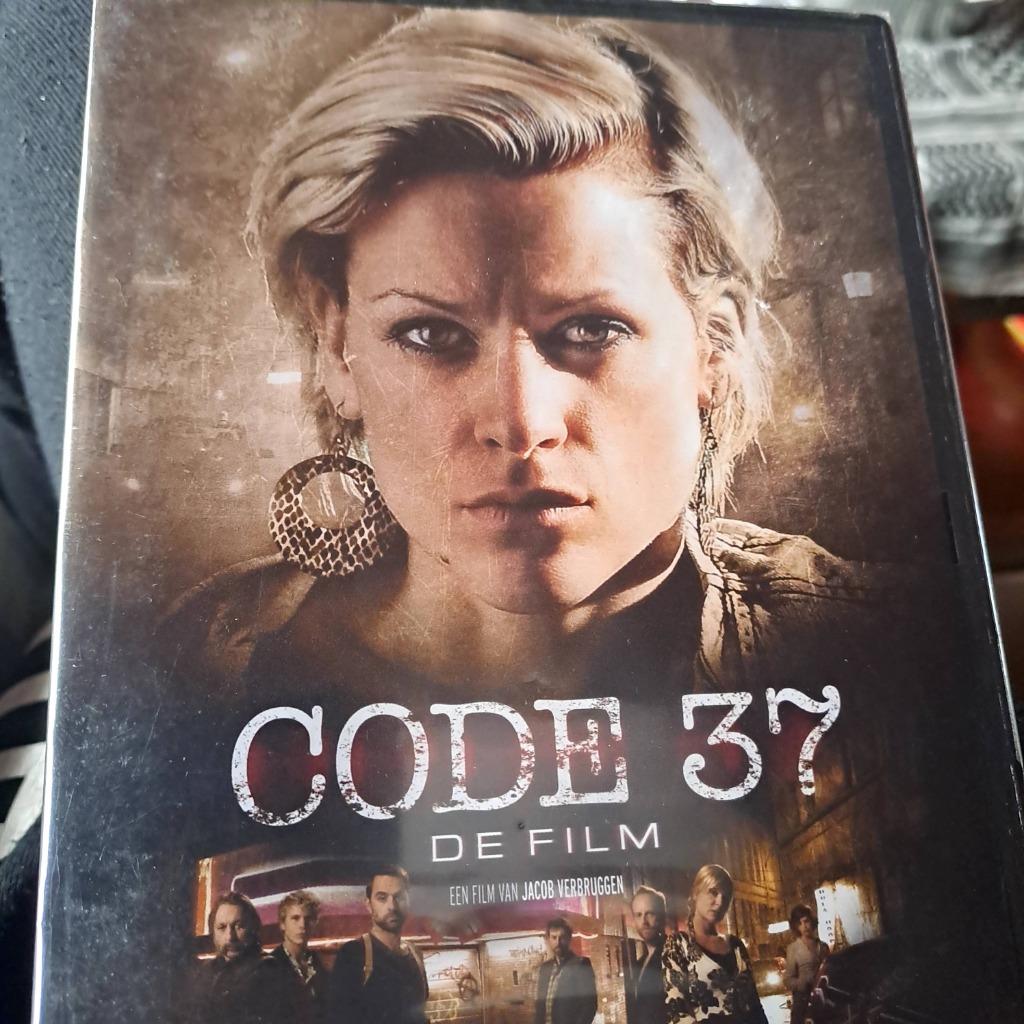 Code 37 de film dvd nieuw nog in plastic 3eu, CD & DVD, DVD | Néerlandophone, À partir de 16 ans, Enlèvement ou Envoi, Neuf, dans son emballage