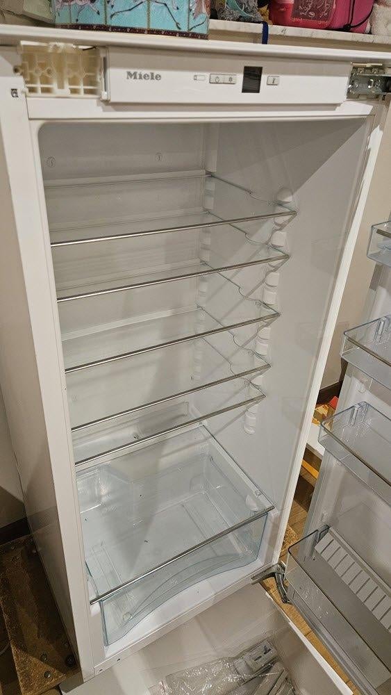 Miele inbouwkoelkast, Elektronische apparatuur, Ophalen, Zonder vriesvak, 120 tot 140 cm, 200 liter of meer