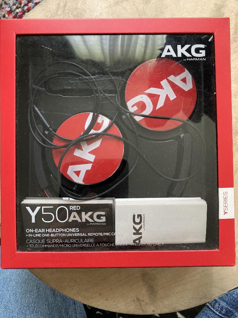 AKG model Y50 hoofdtelefoon, Ophalen of Verzenden, Gebruikt, Over oor (circumaural), Overige merken