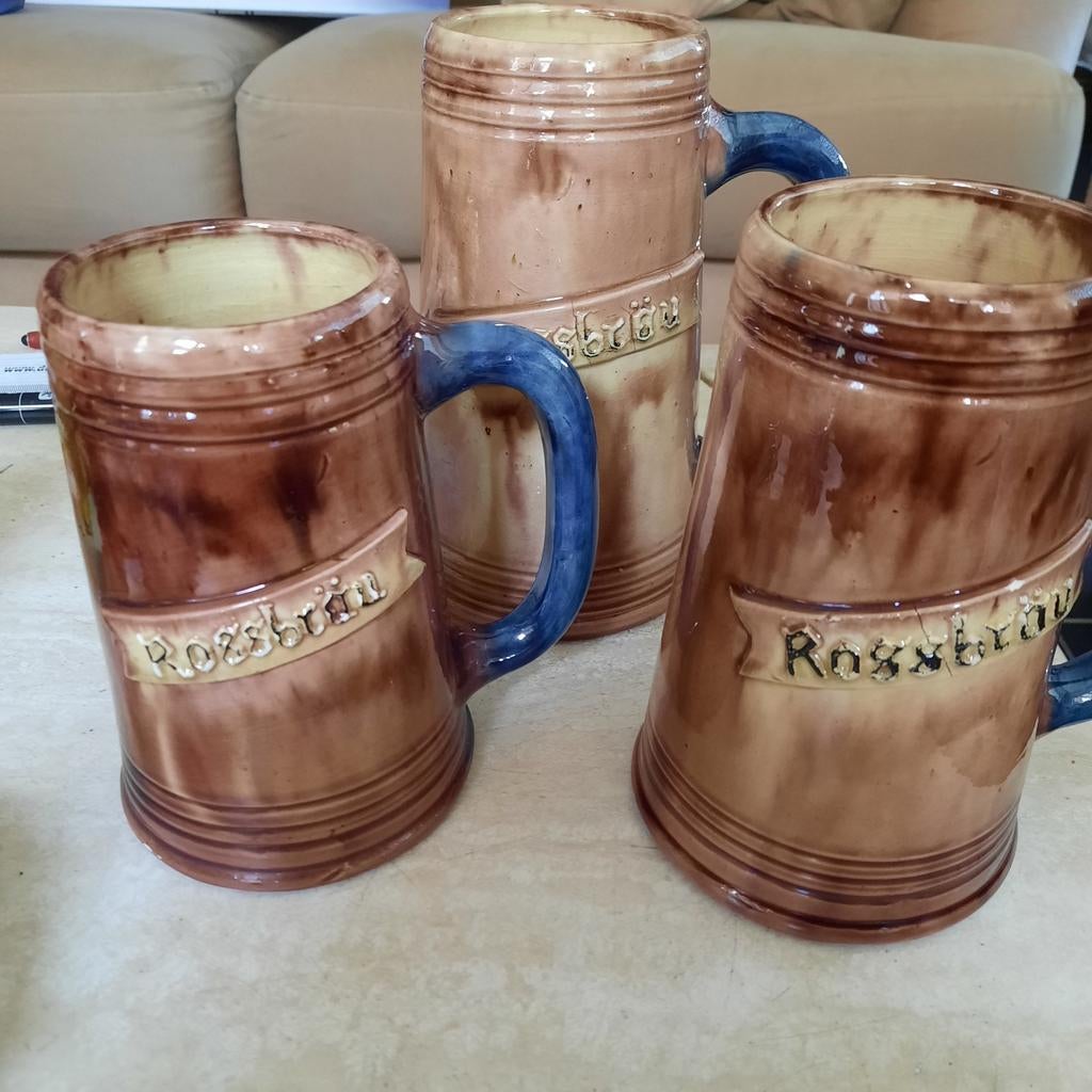 Cruches à bière (poterie flamande) de Rossbräu. 3 pièces., Enlèvement ou Envoi, Comme neuf